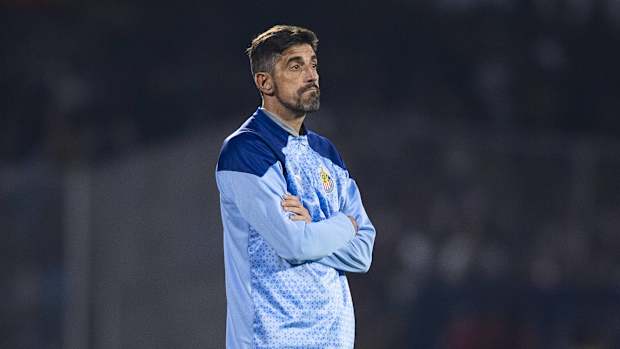 Veljko Paunovic dejó la dirección técnica de Chivas